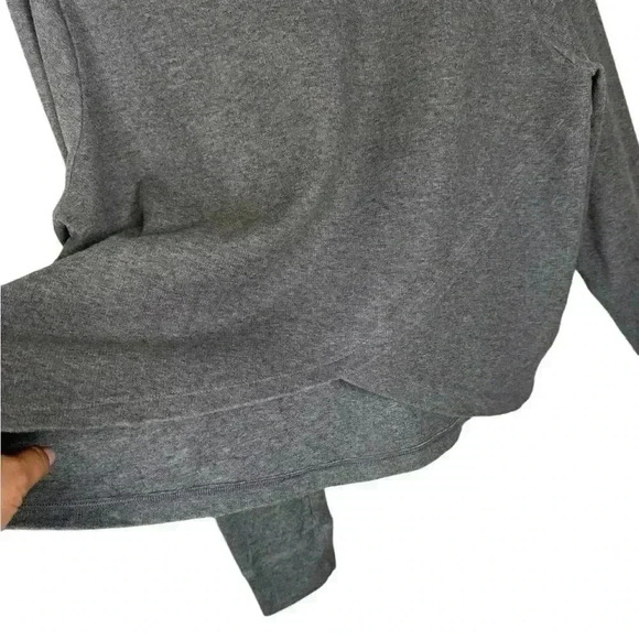 Under Armour Women's Gray Long Sleeve Shirt Peach Logo Pre-Owned Size XL - Picture 7 of 10